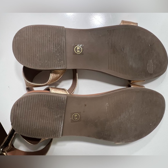 Rose Gold Steve Madden Sandal Size 6.5 - Picture 6 of 6